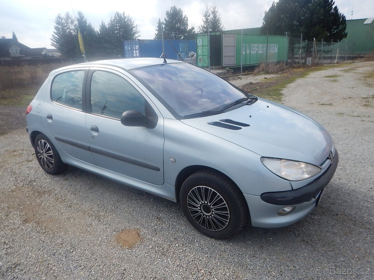 PEUGEOT 206, 1.4i - 5