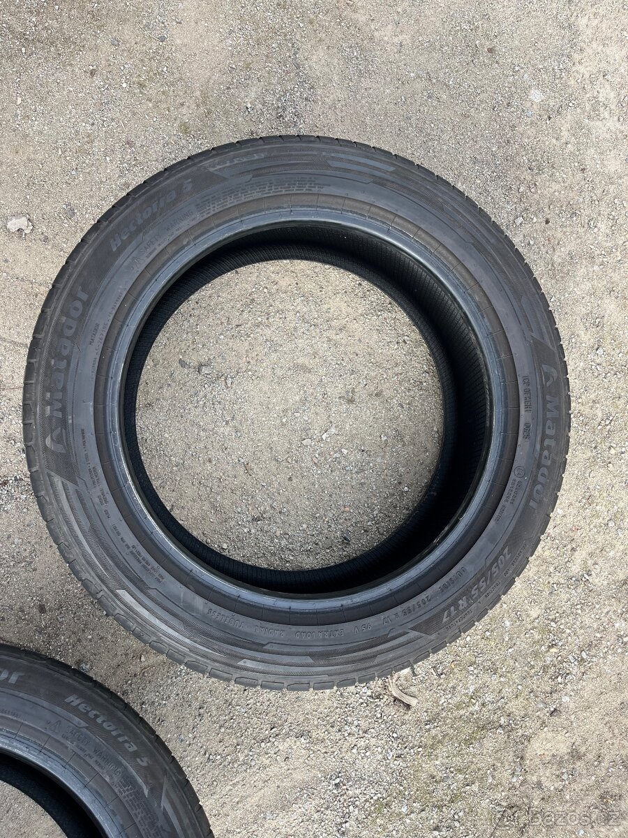 Pneu 205/55/17 - 5