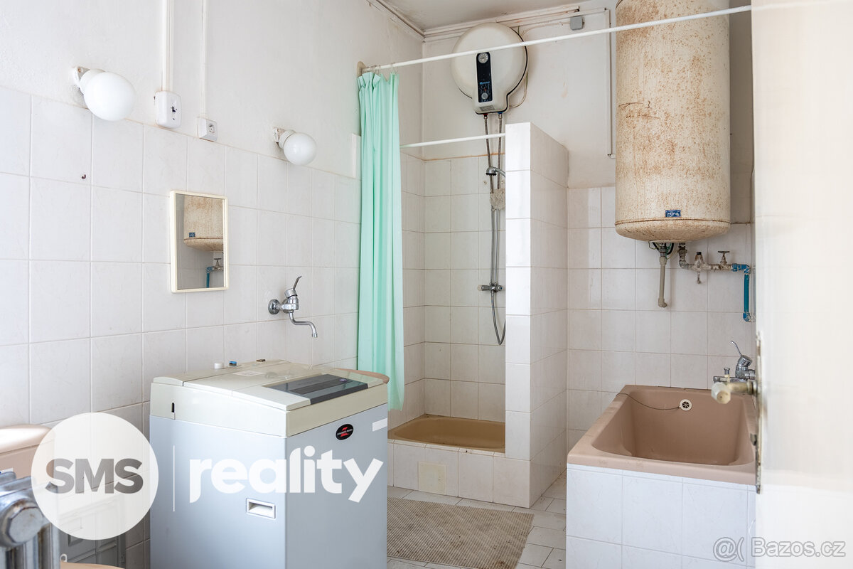 Prodej prostorné vily s investičním potenciálem - 5