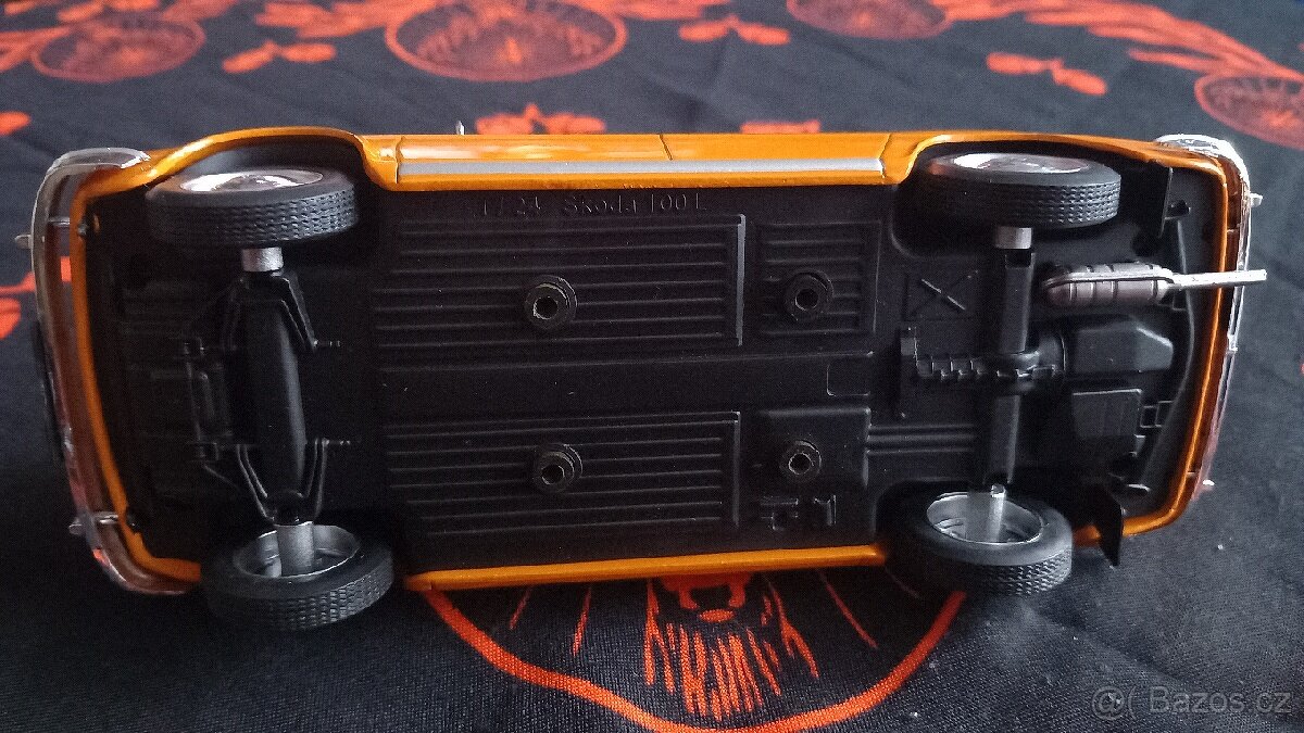 Škoda 100L 1:24 White box - 5