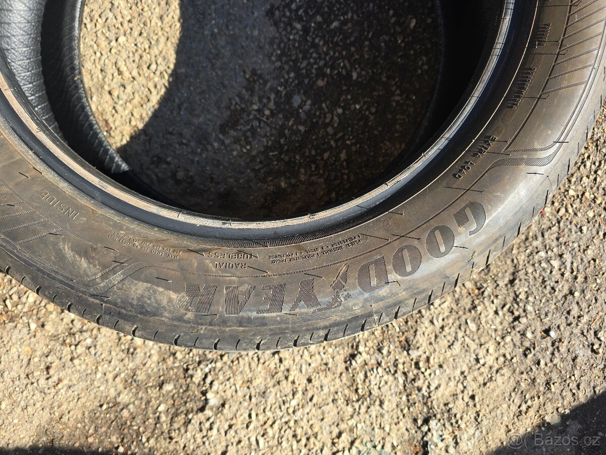 Letní pneu Goodyear 215/55/17 - 5