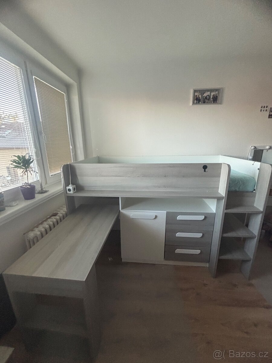 Vyvýšená postel se stolem - 5