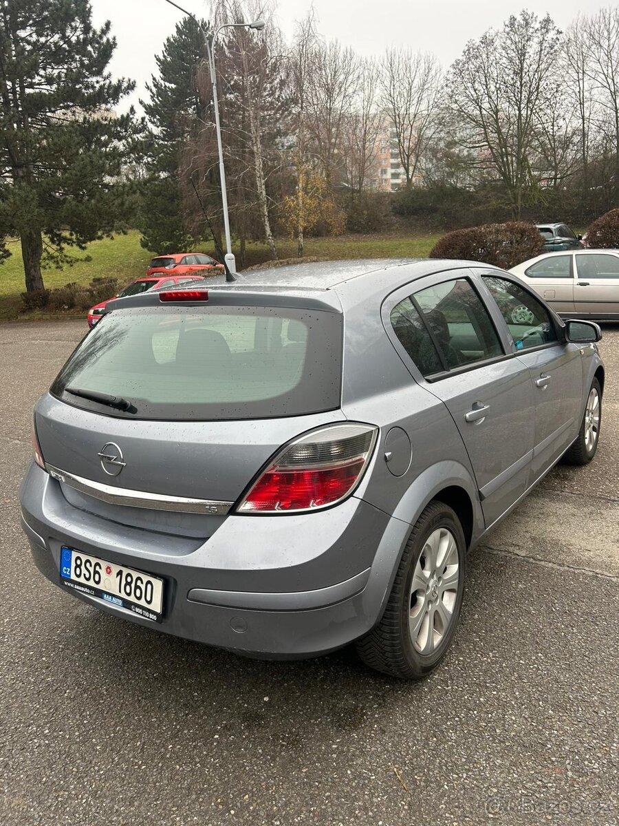 Opel Astra H 1.6 2008 - 5