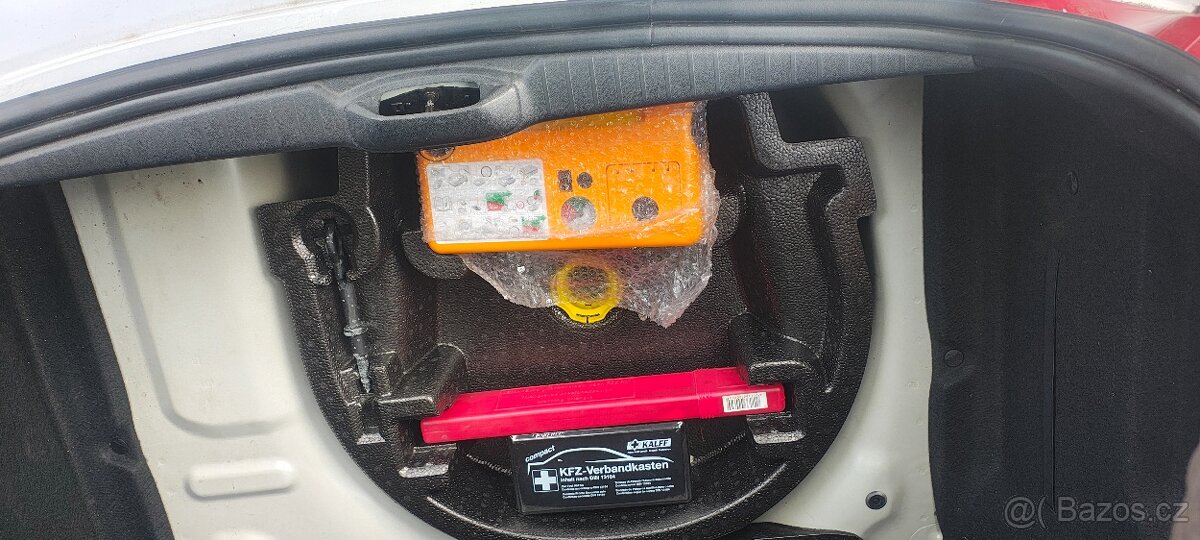 Peugeot 208 1,0 (2013) - 5