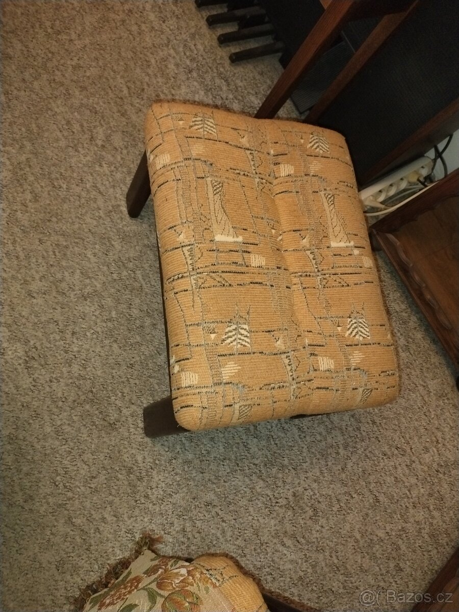 Sedací souprava se stolkem - 5