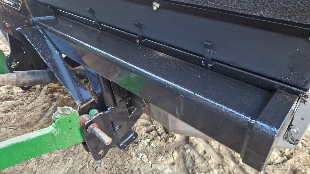 Prodám rozmetadlo průmyslových hnojiv Kverneland Execta-TL - 5