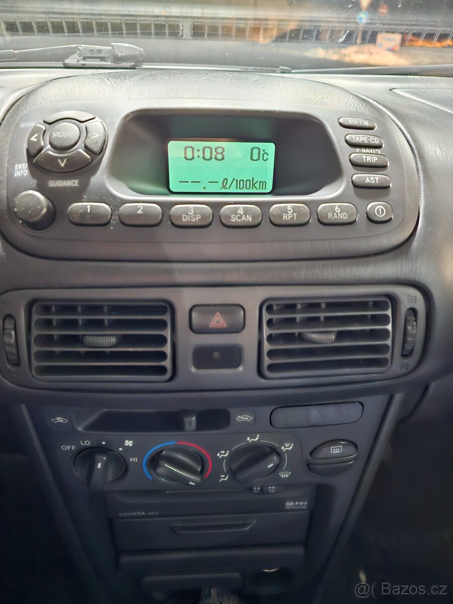 Toyota Corolla 1.4 vvti 71kw, r.v. 2000 - 5