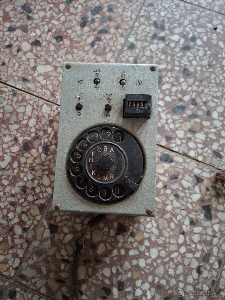 Starý historický nástěnný telefon - 5