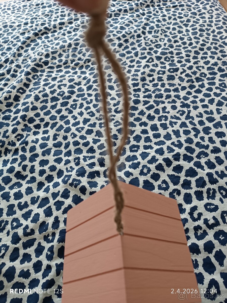 Ptačí budka a krmeni - 5