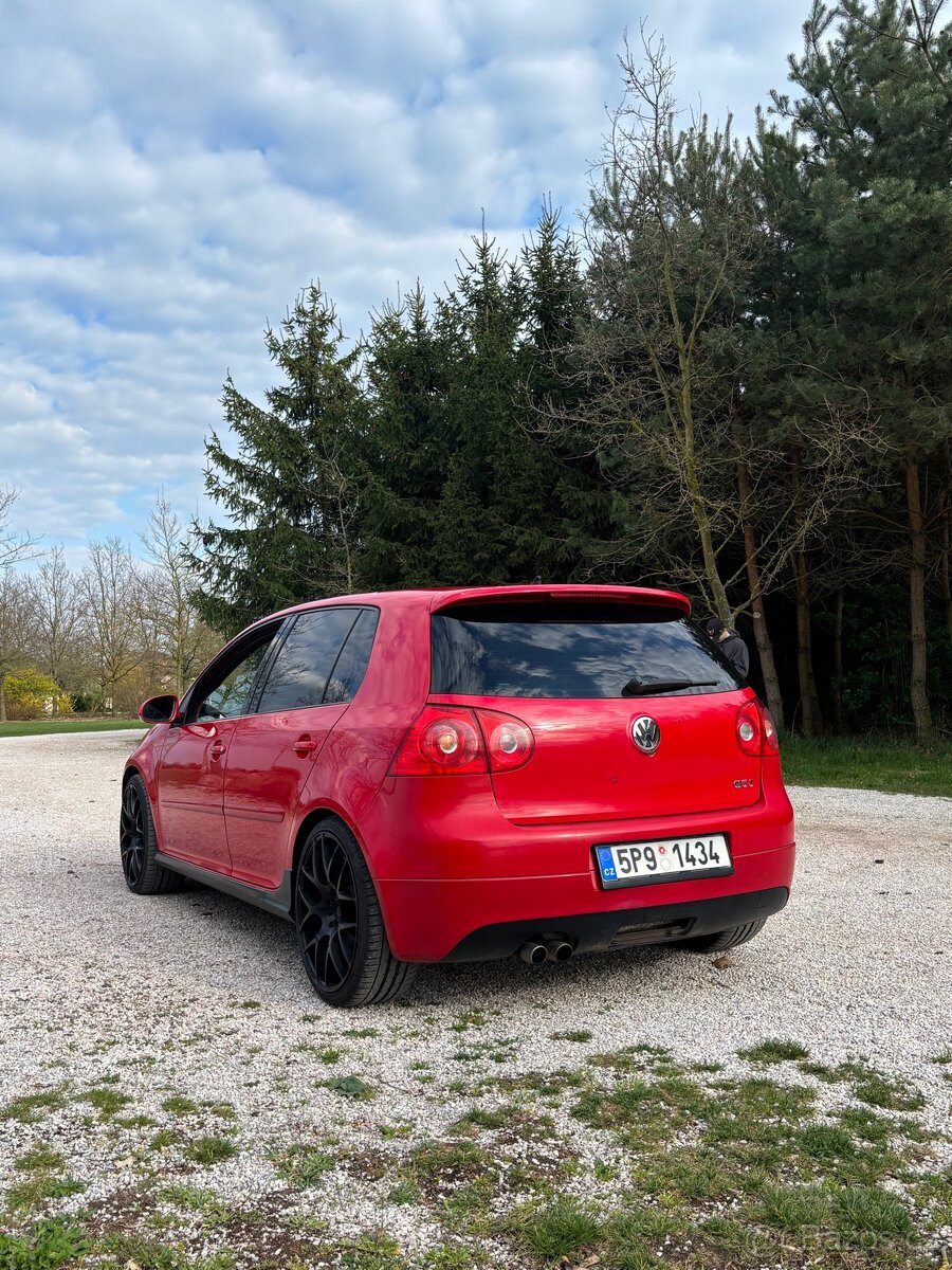 Volkswagen Golf GTI - 5