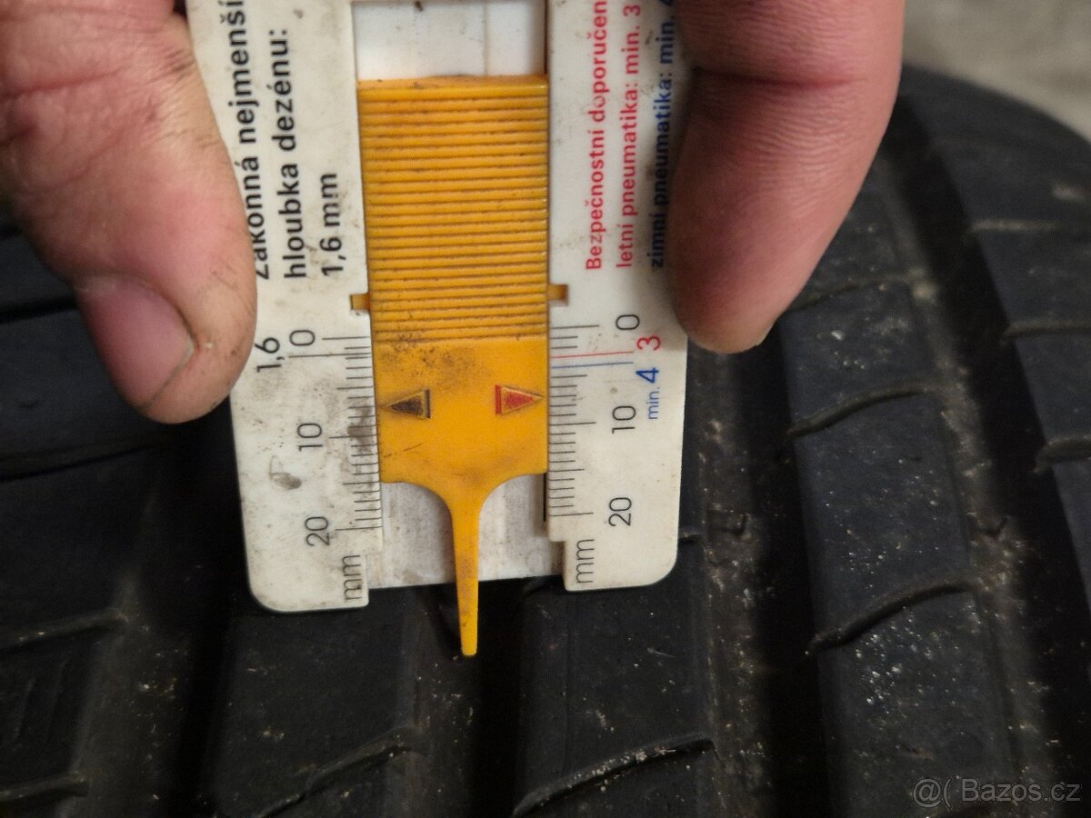 215/45r16 Kumho letni - 5