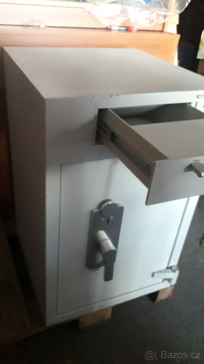 Trezor vhozový 150kg - 5