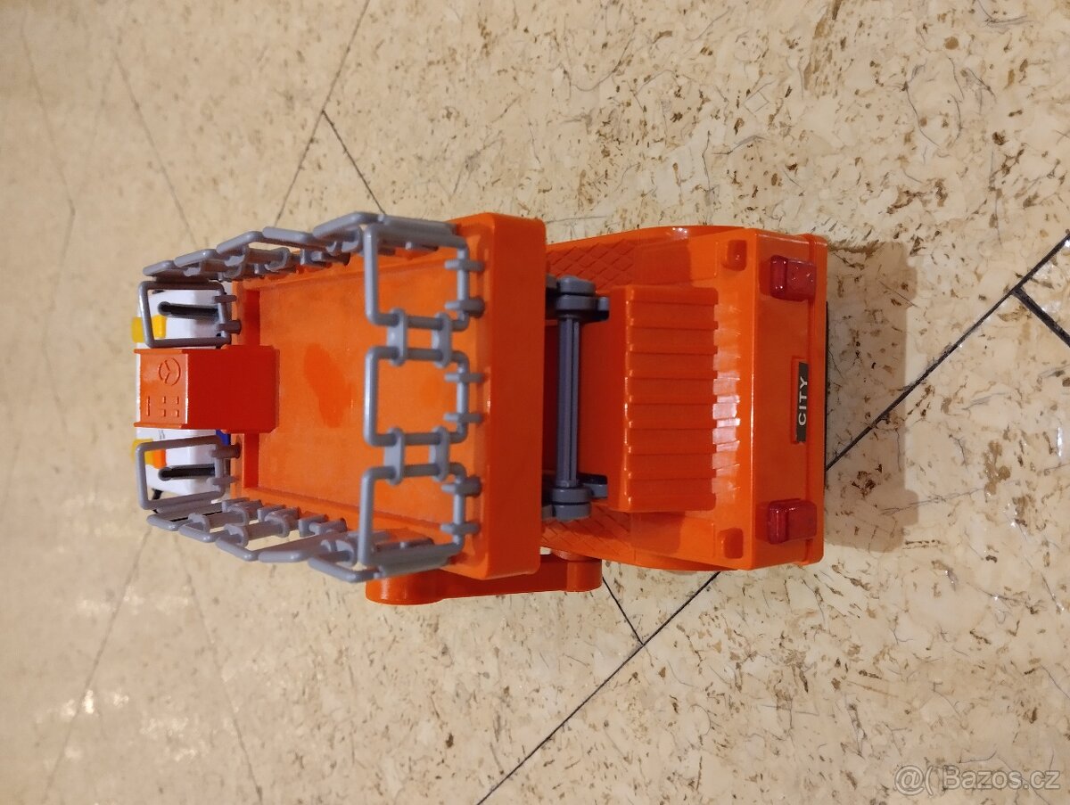 Nůžková plošina - auto - 5