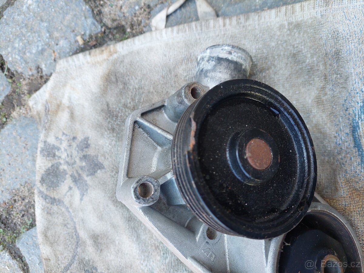 Vodní pumpa z felicie 1.3 - 5