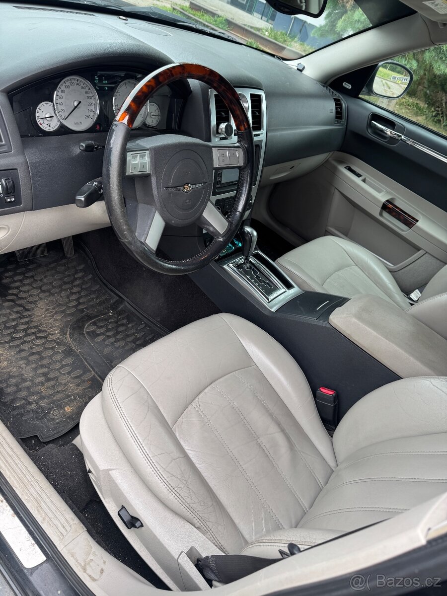 Prodám Chrysler 300C 3.5 V6 - 5