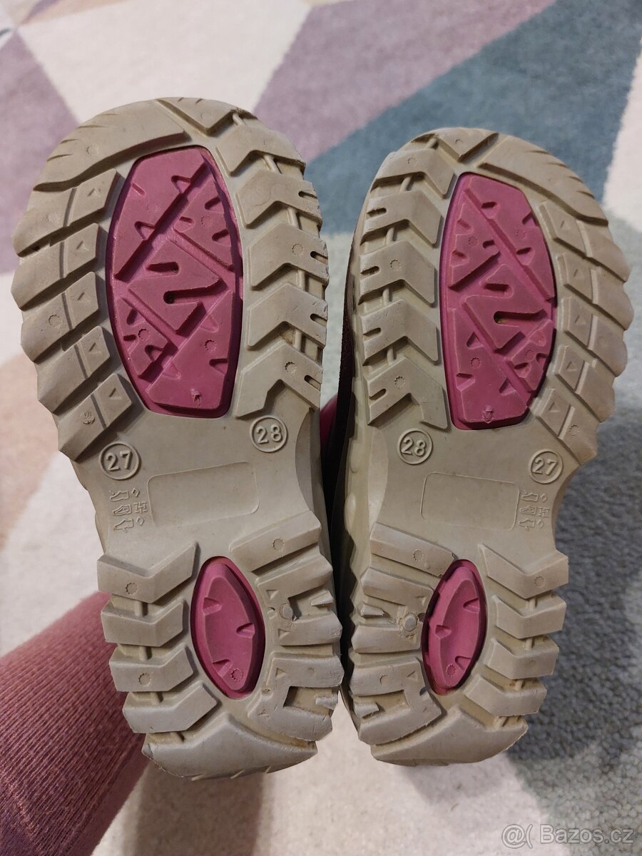 Prodám holčičí sněhule Baťa vel. 27/28 - 5