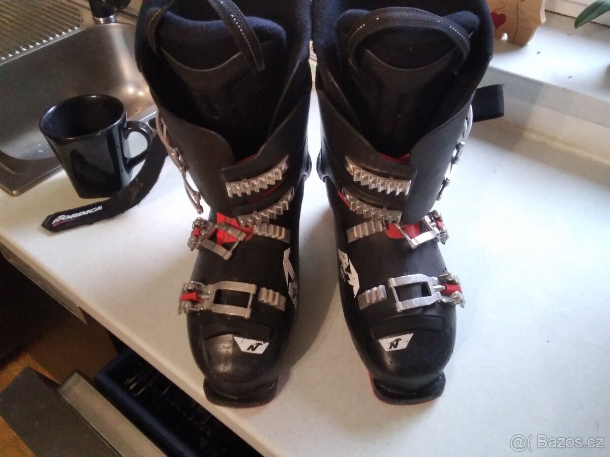 lyzaky NORDICA vel 27 - 5