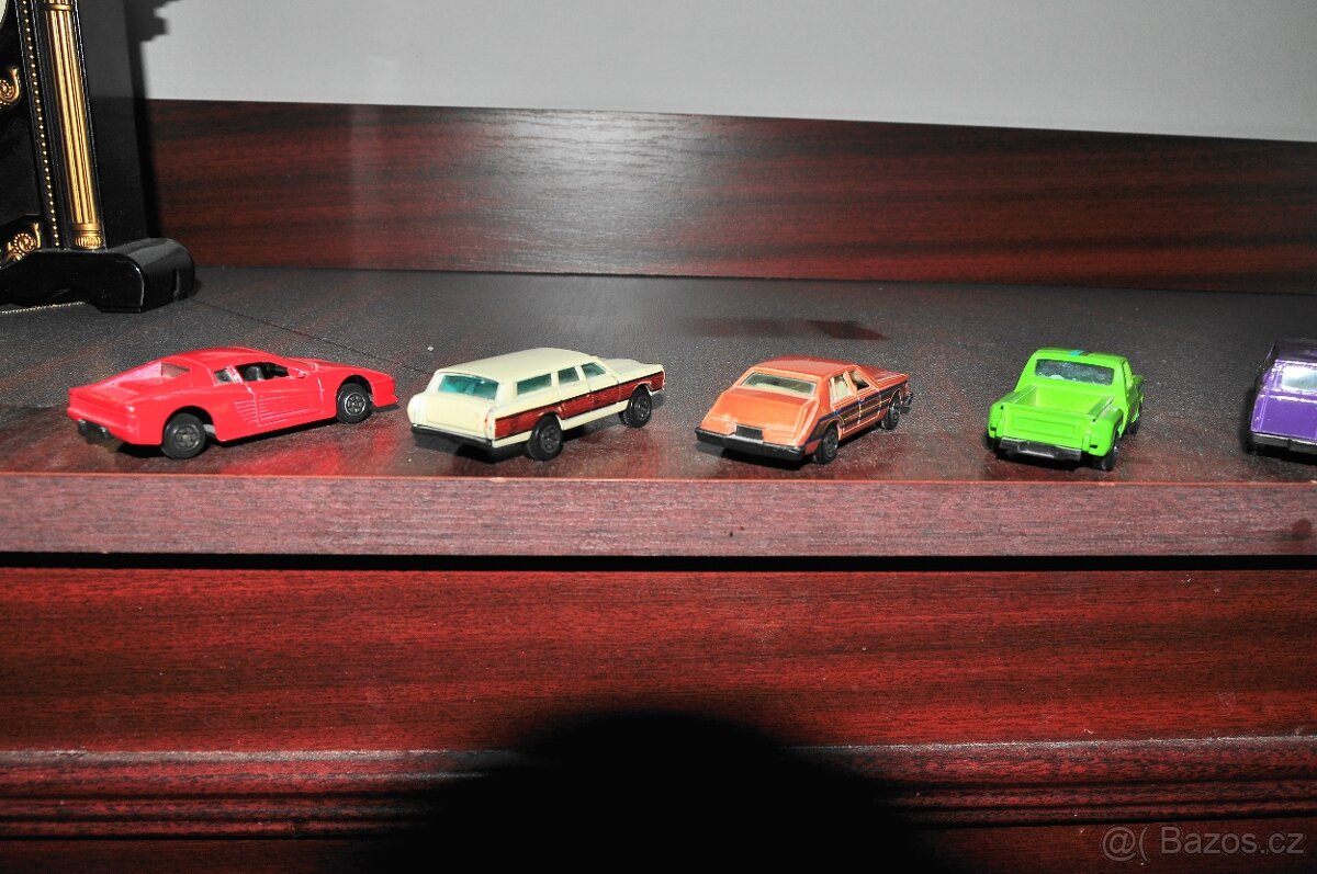 STARÉ AUTÍČKA, 8 KUSŮ - 5