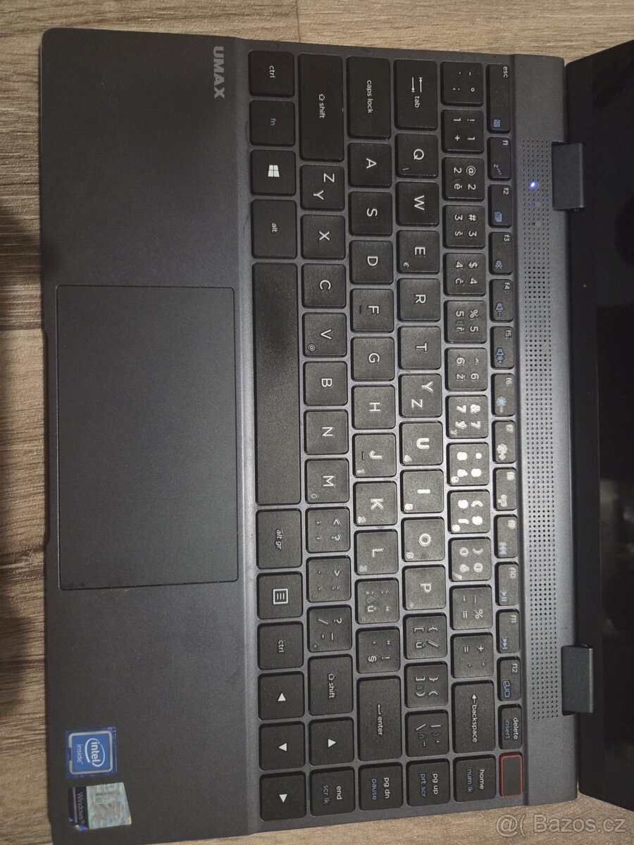 Umax VisionBook 13WG Flex + redukce USB-C → 4× USB-A - 5