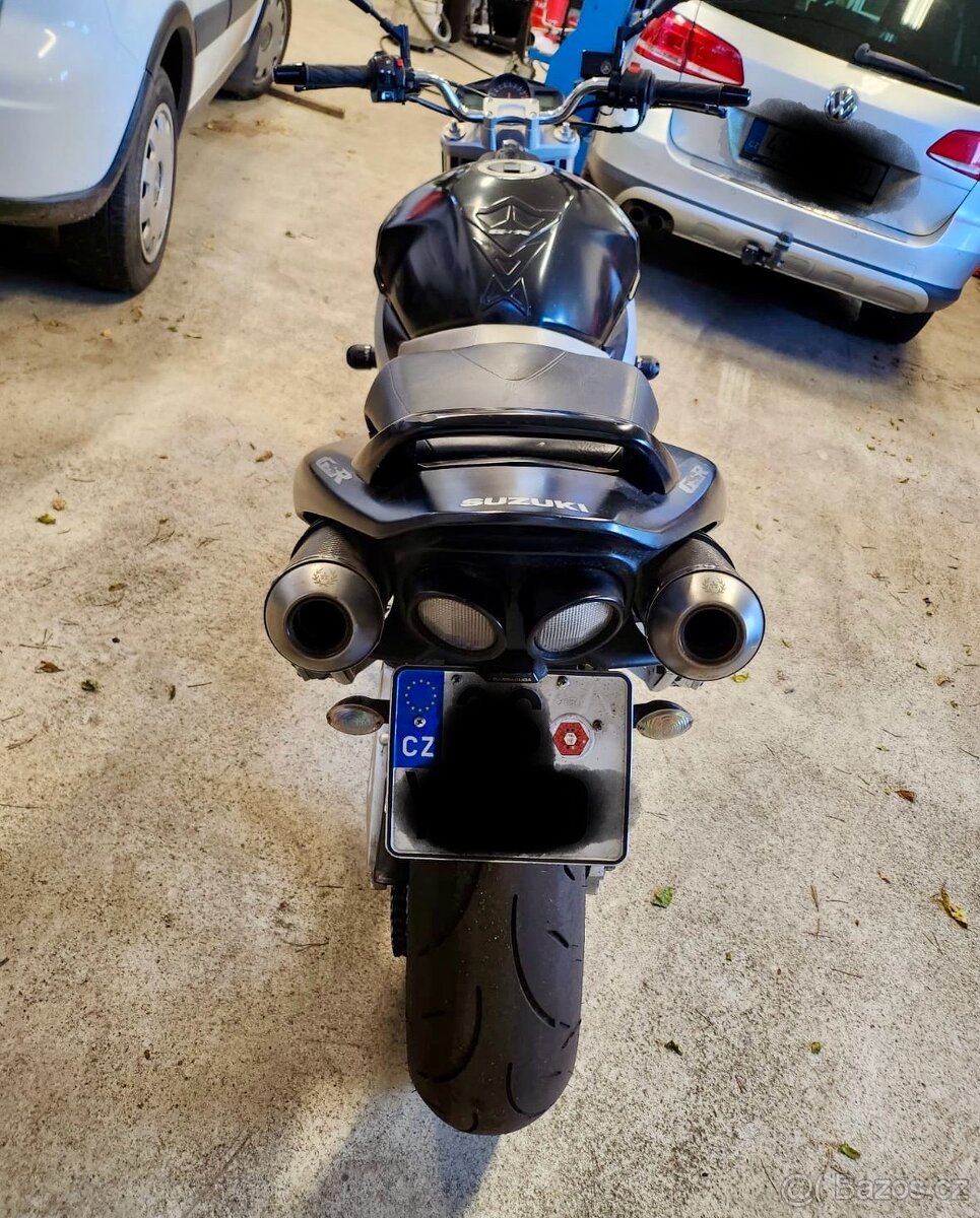 SUZUKI GSR600 - 5