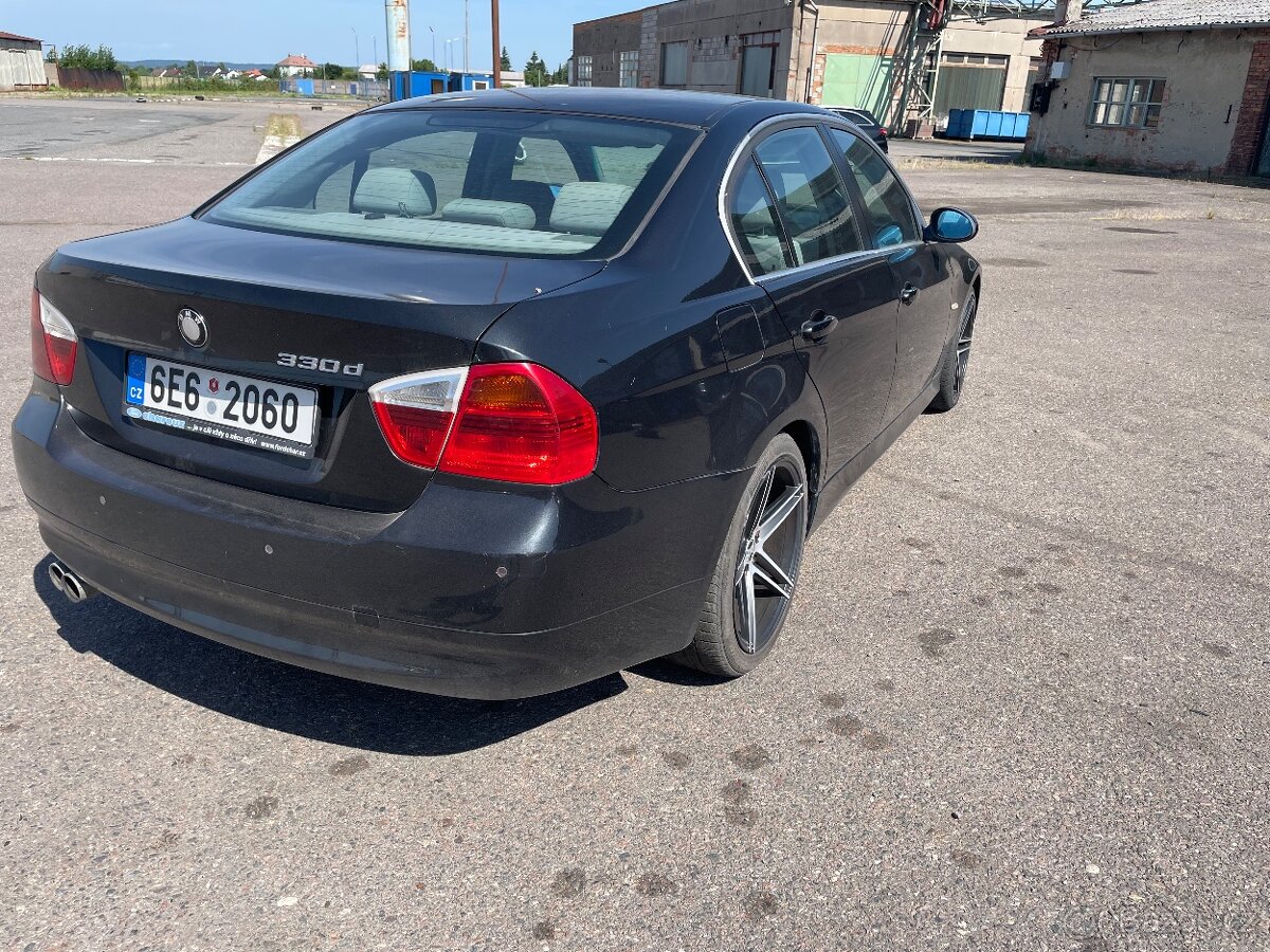 BMW 330d manuál - 5