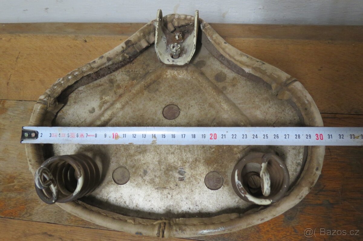 Sedlo ze starého motocyklu - 5