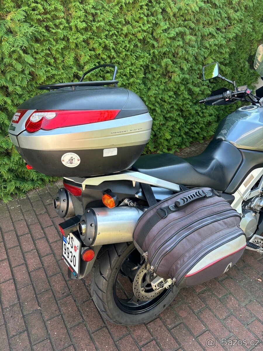 Suzuki V-Strom DL 1000 - 5