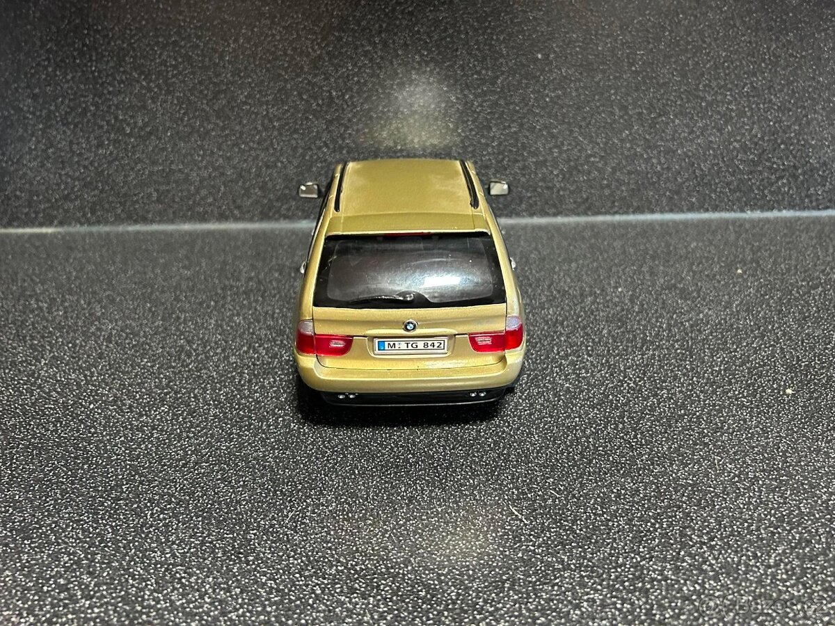 BMW X5 e53 1:18 - 5
