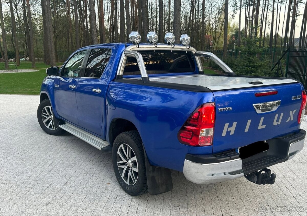 Toyota Hilux 2 393 cm3