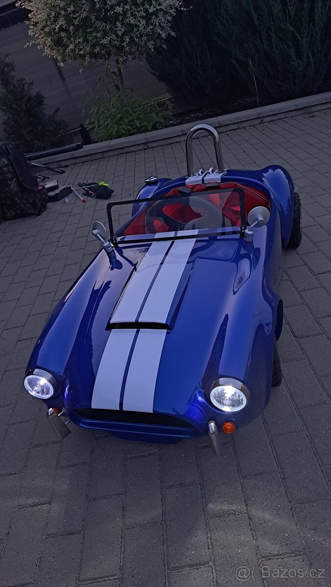 Mini benzinové autíčko Shelby Cobra 50cc