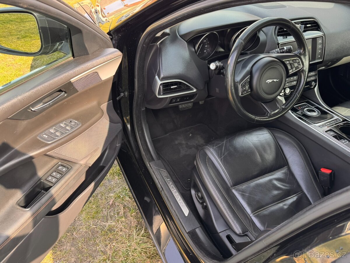 Prodám Jaguar XE 2.0D 132kw Max výbava HSE - Motor K.O. - 5