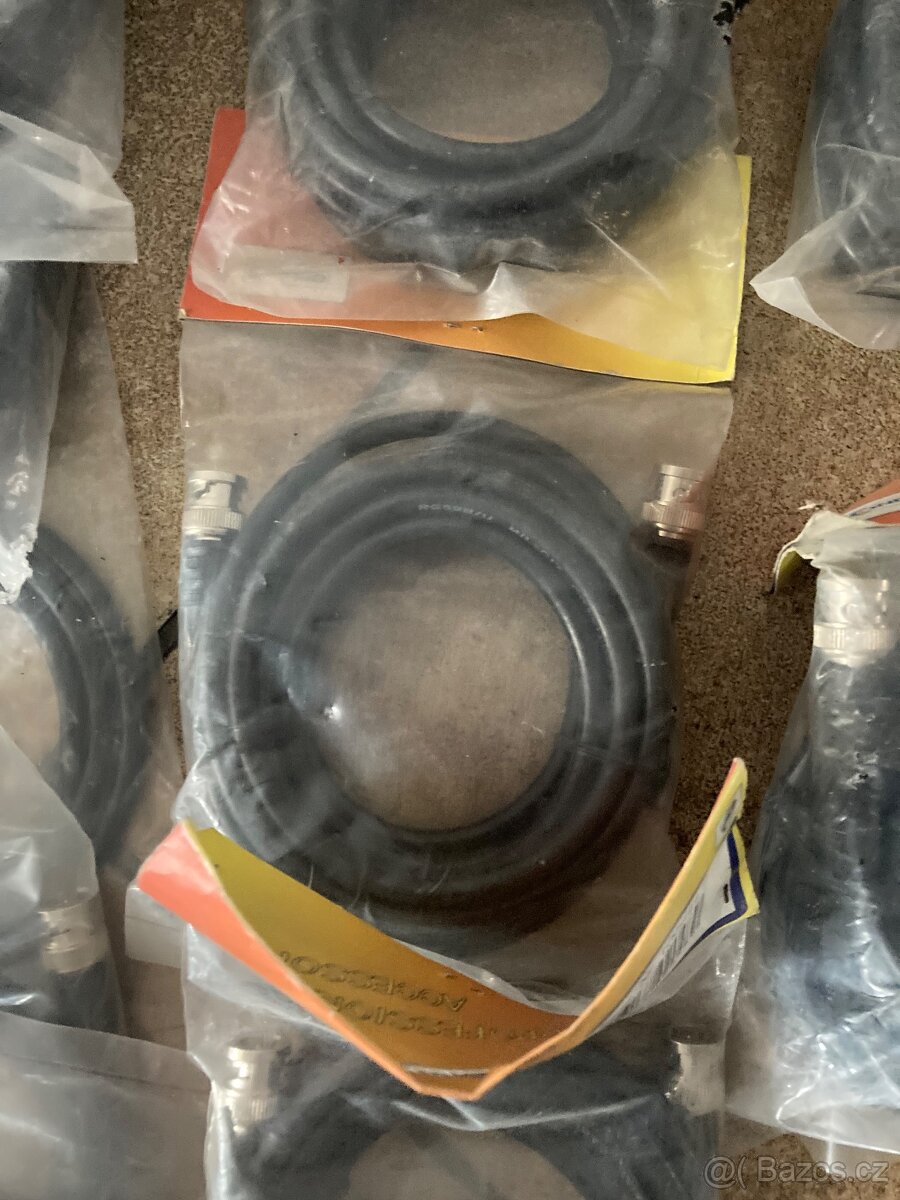 Různé propojovací kabely - 5