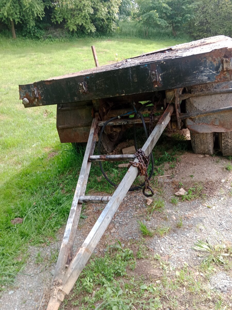 Vlek velký s točnici 7. 2,4M - 5