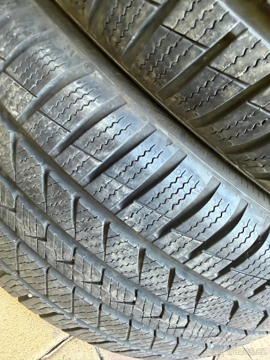 Pneu Vredestein 235/45 R18 98Y M+S - 5