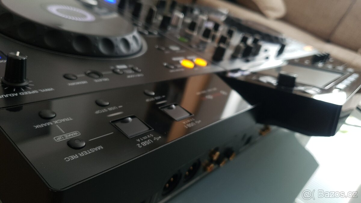 Pioneer XDJ-RX2 - 5