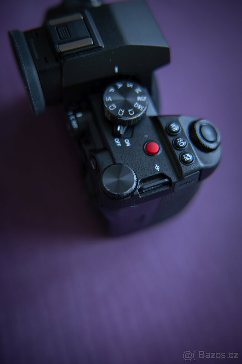 Prodám Panasonic Lumix DC-S5 II - 5