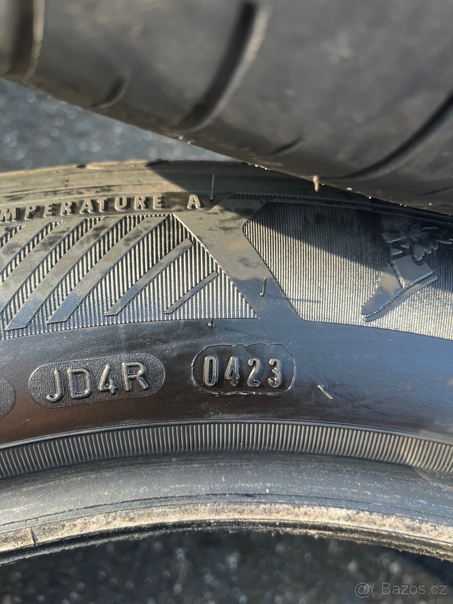 Letní pneu goodyear 215/55 R17 - 5