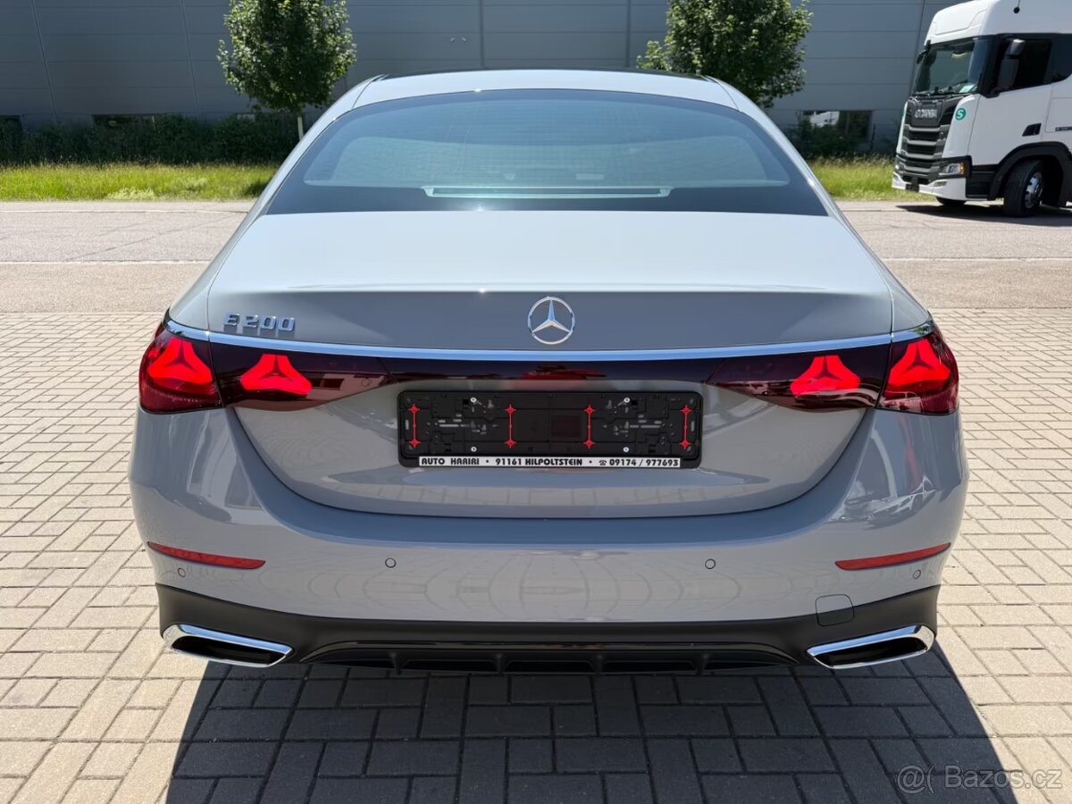 Mercedes-Benz E 200 - 5