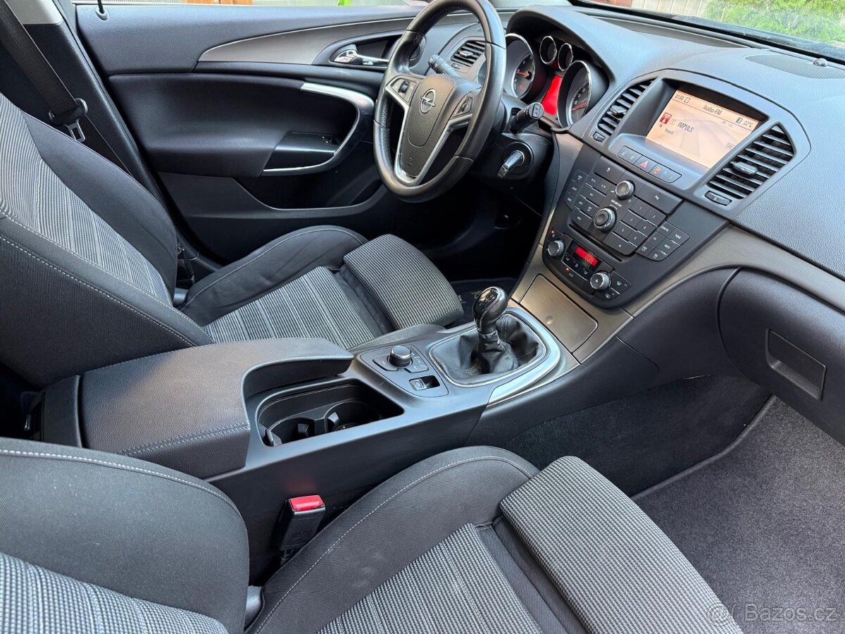Opel Insignia 1,6i turbo - 5