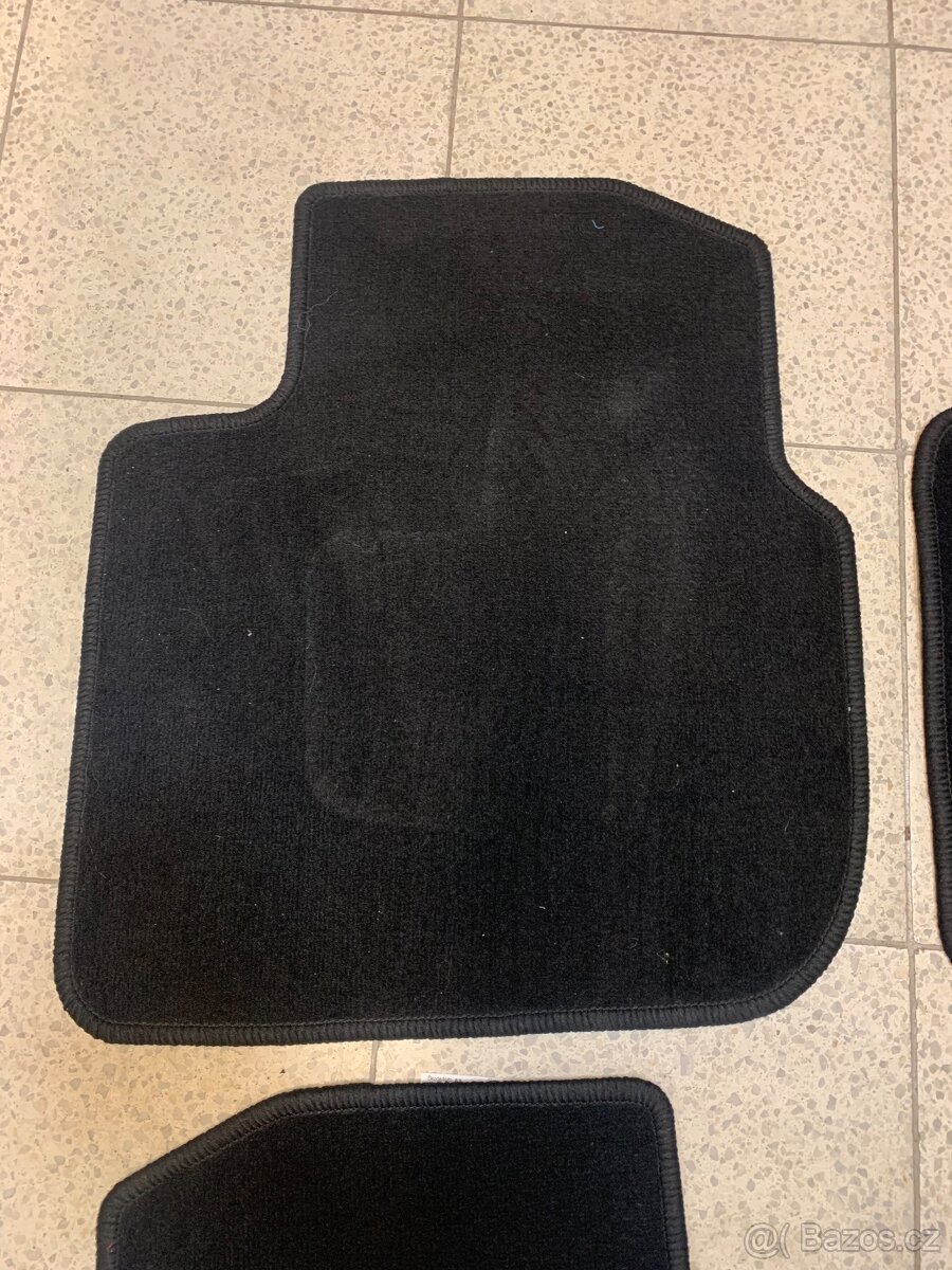 Prodám koberečky Škoda Rapid - 5