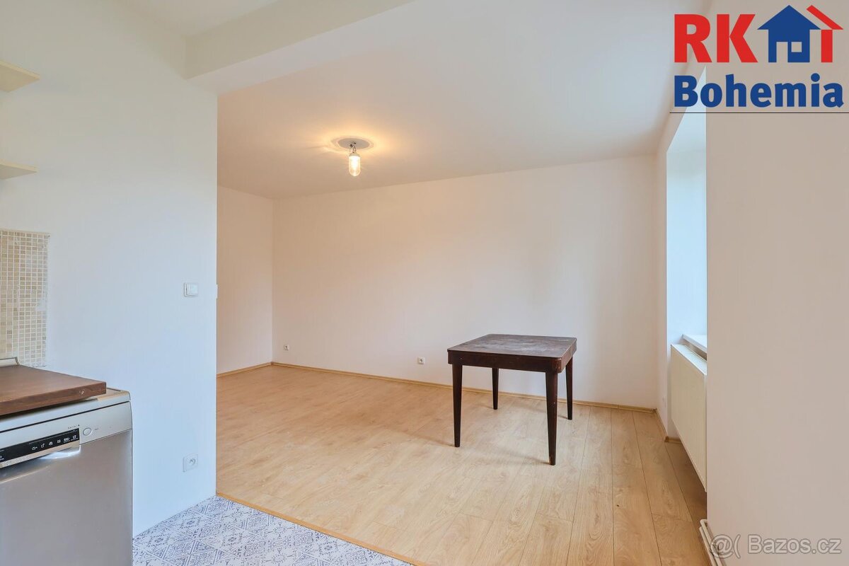 Pronájem bytu 3+1 u centra města Český Brod, v ulici Masaryk - 5