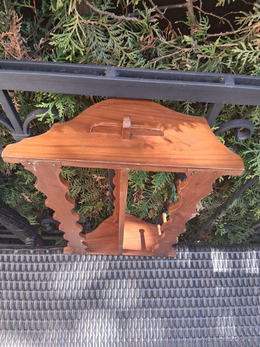 Dřevěná, ručně vyřezávaná polička - 5