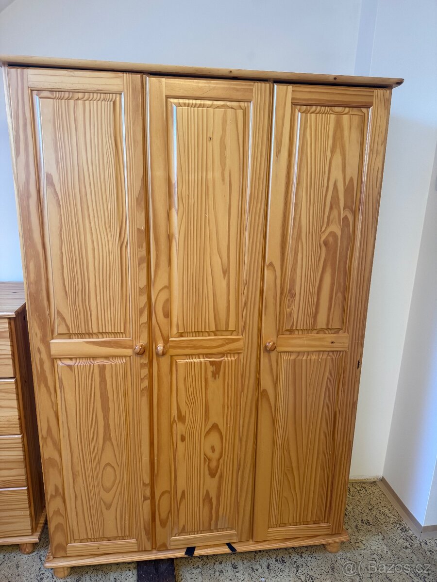 Nábytek z masivní borovice - 5