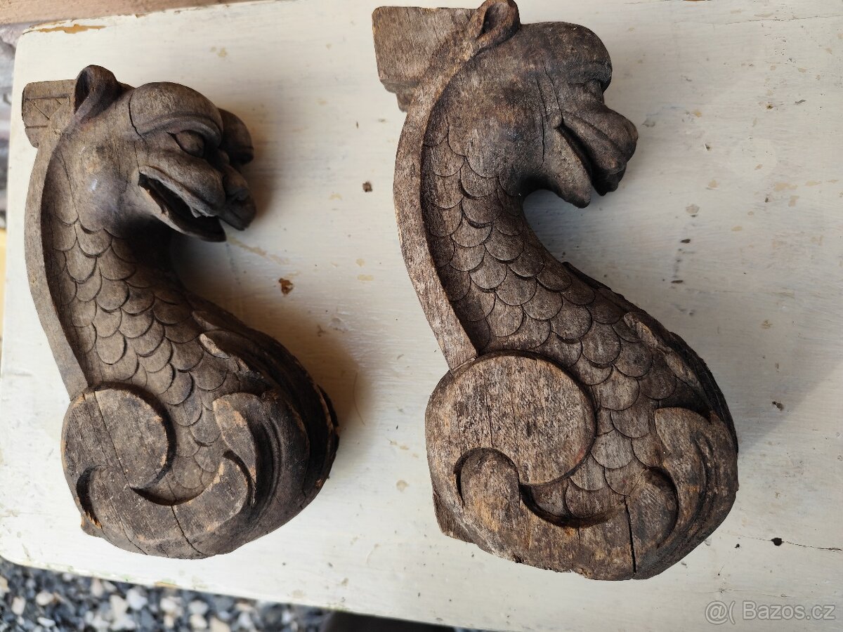 Starožitné vyrezávané konzoly - 5