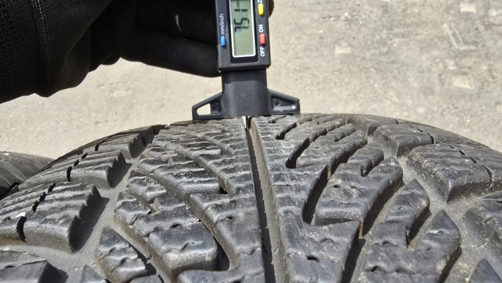 Zimní pneu 225/40/18 Good Year - 5