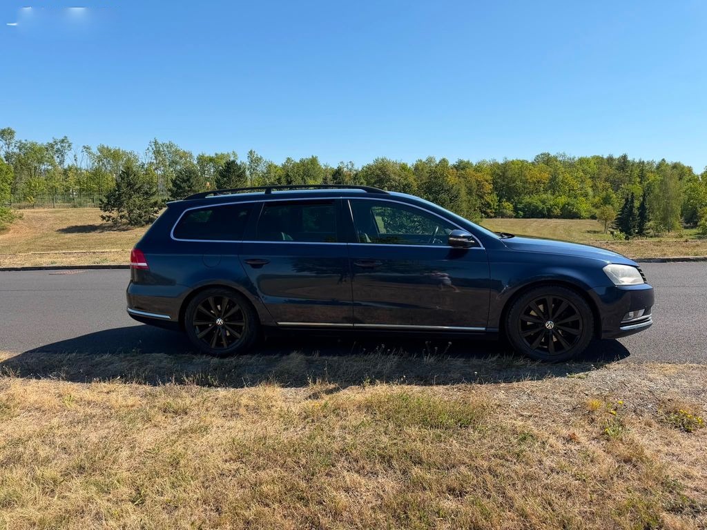 VOLKSWAGEN PASSAT 103KW - 5
