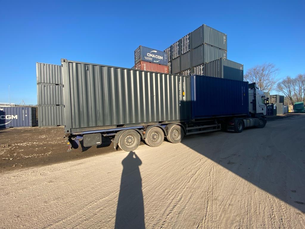 Nove i použité Lodní kontejnery různé velikosti a barvy - 5