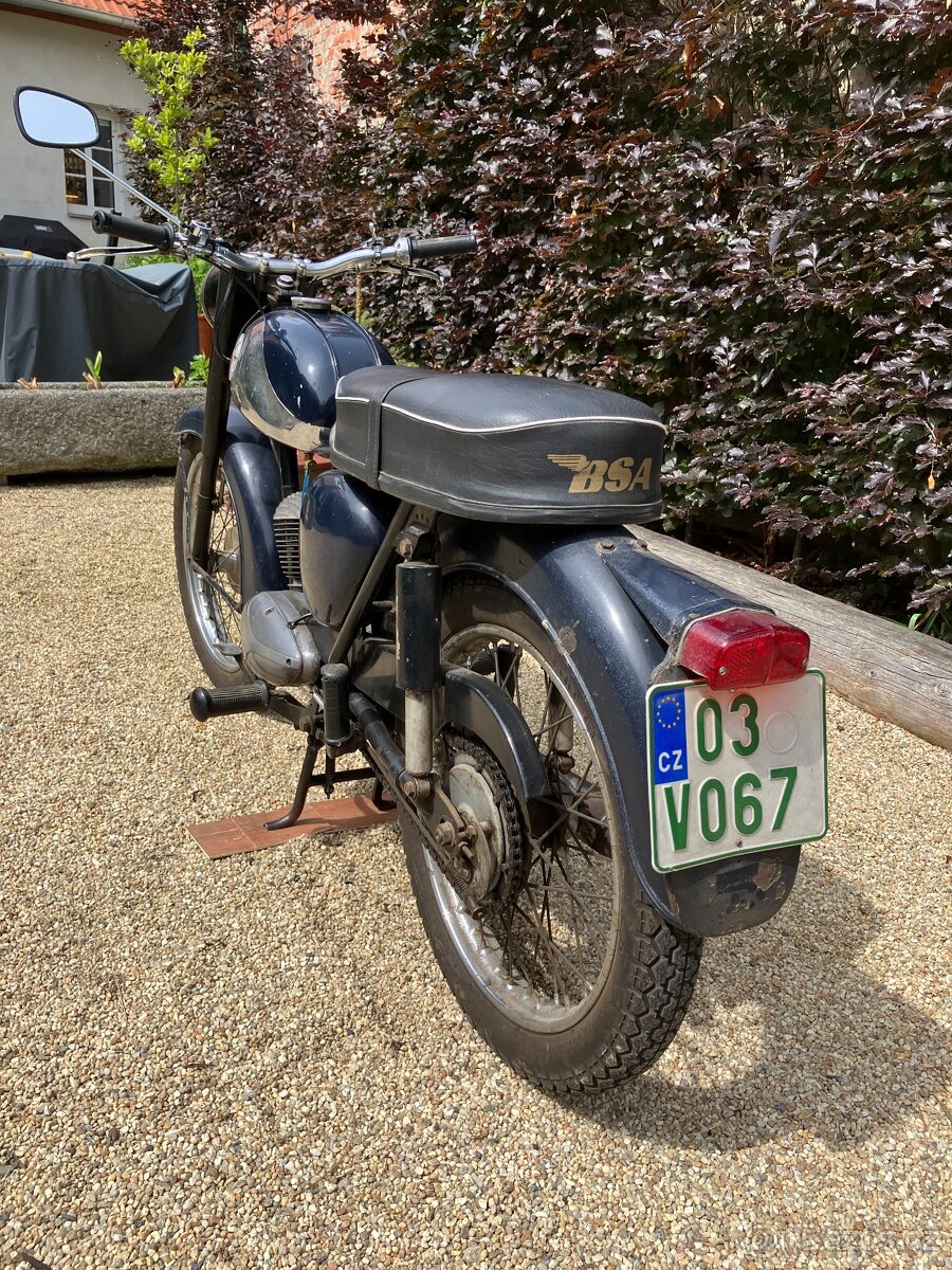 SLEVA - - BSA Bantam D10 1967 - 5