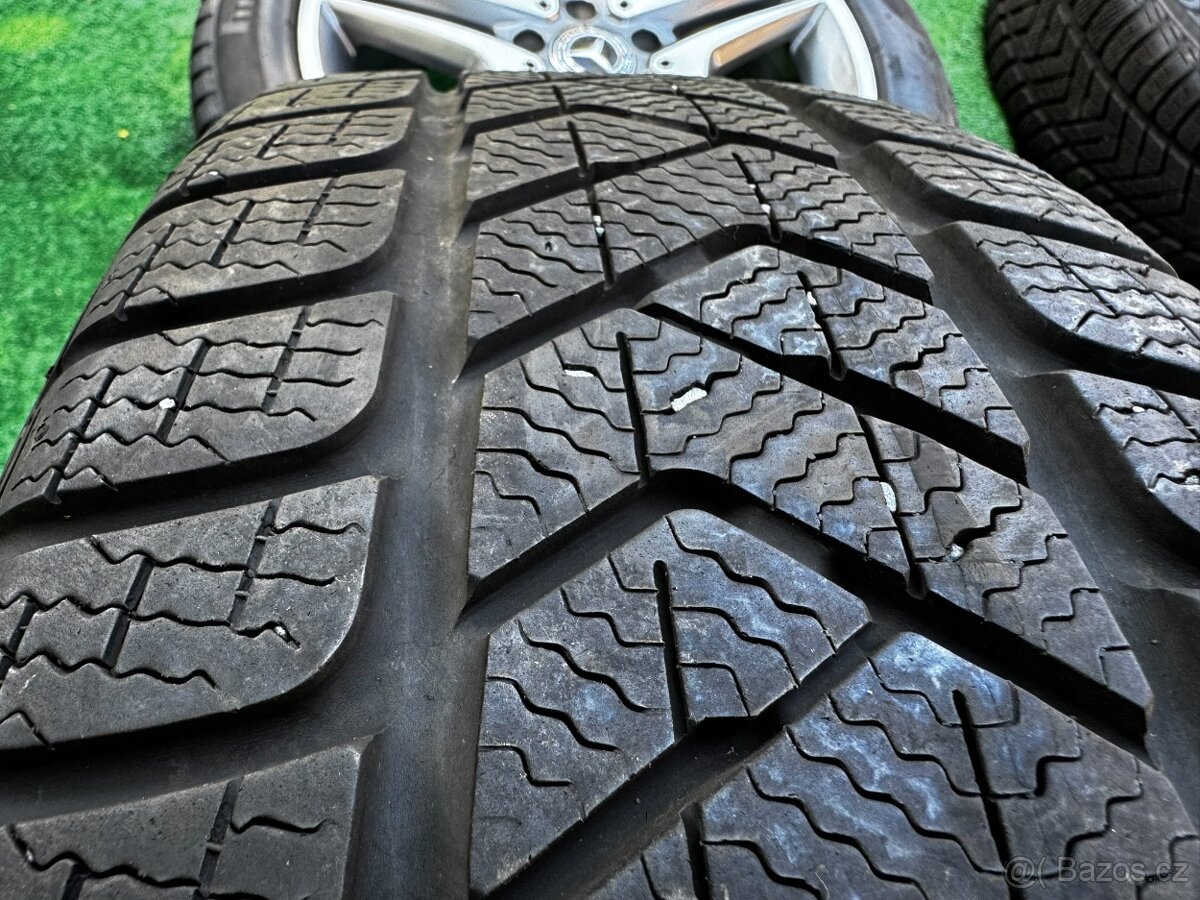 Originál alu kola Mercedes GLA R18 zimní AMG - 5