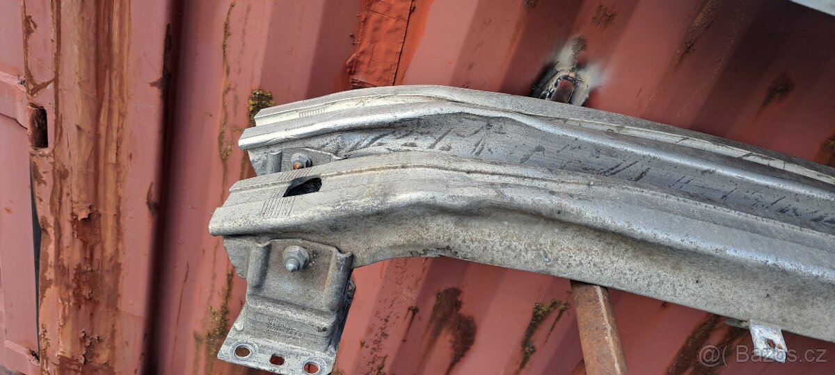 Vyztuha predniho narazniku a8 4e d3 - 5